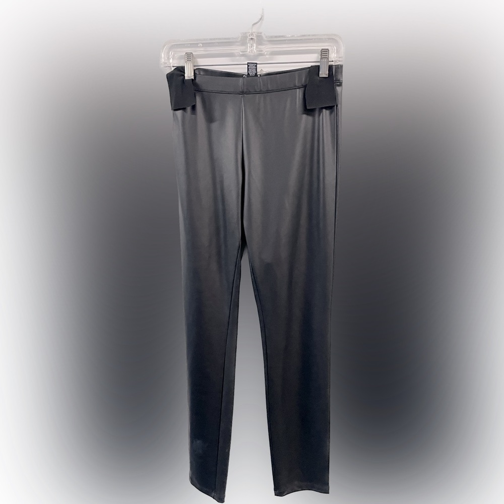 Fun Faux leather ankle length pant. Pull on.